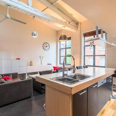 Modern Loft 2-8 People, *