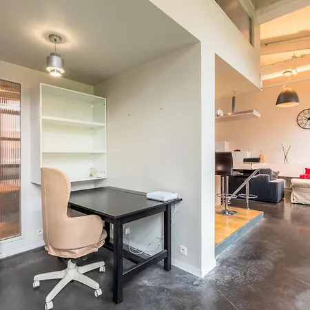 Modern Loft 2-8 People, *